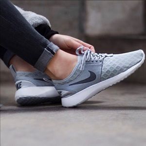 PRICE DROP NWT Nike Women’s Juvenate Sneaker 10M